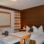 Bergsee Πανσιόν Ζόλντεν